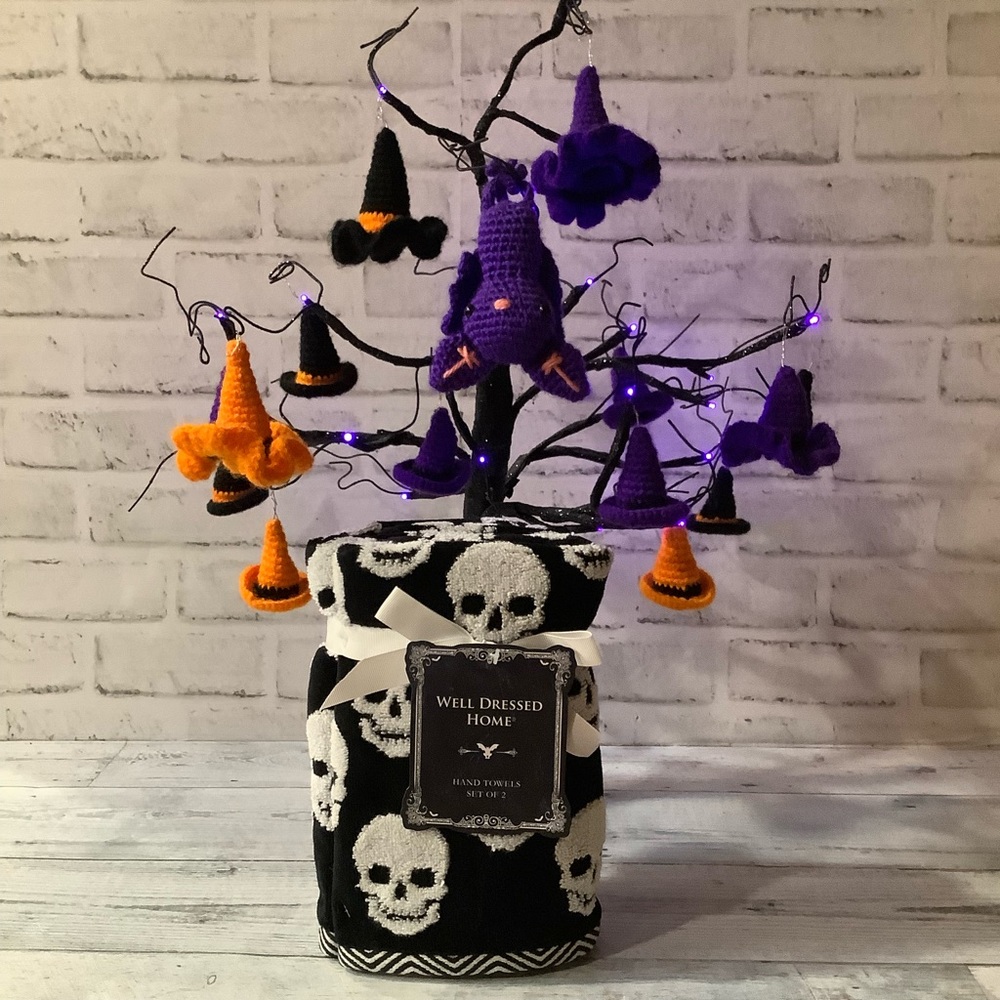Well Dressed Home 2Pk. Faux Fur Skull Hand Towels